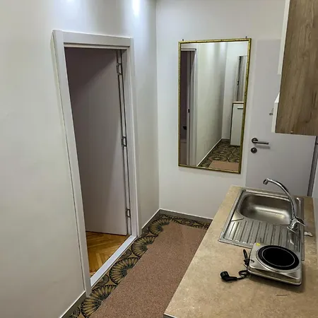 Mirror Apartment